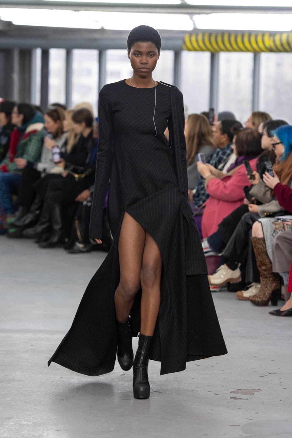 サカイ(sacai) 2023-24年秋冬ウィメンズコレクション - ファッションプレス