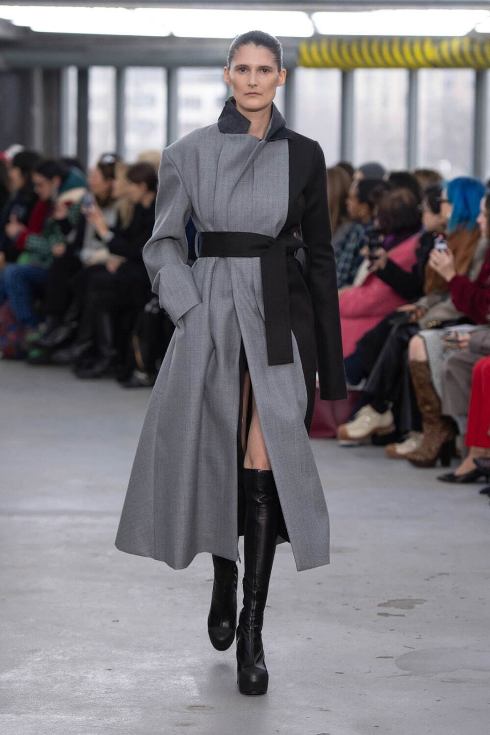 サカイ(sacai) 2023-24年秋冬ウィメンズコレクション - ファッションプレス