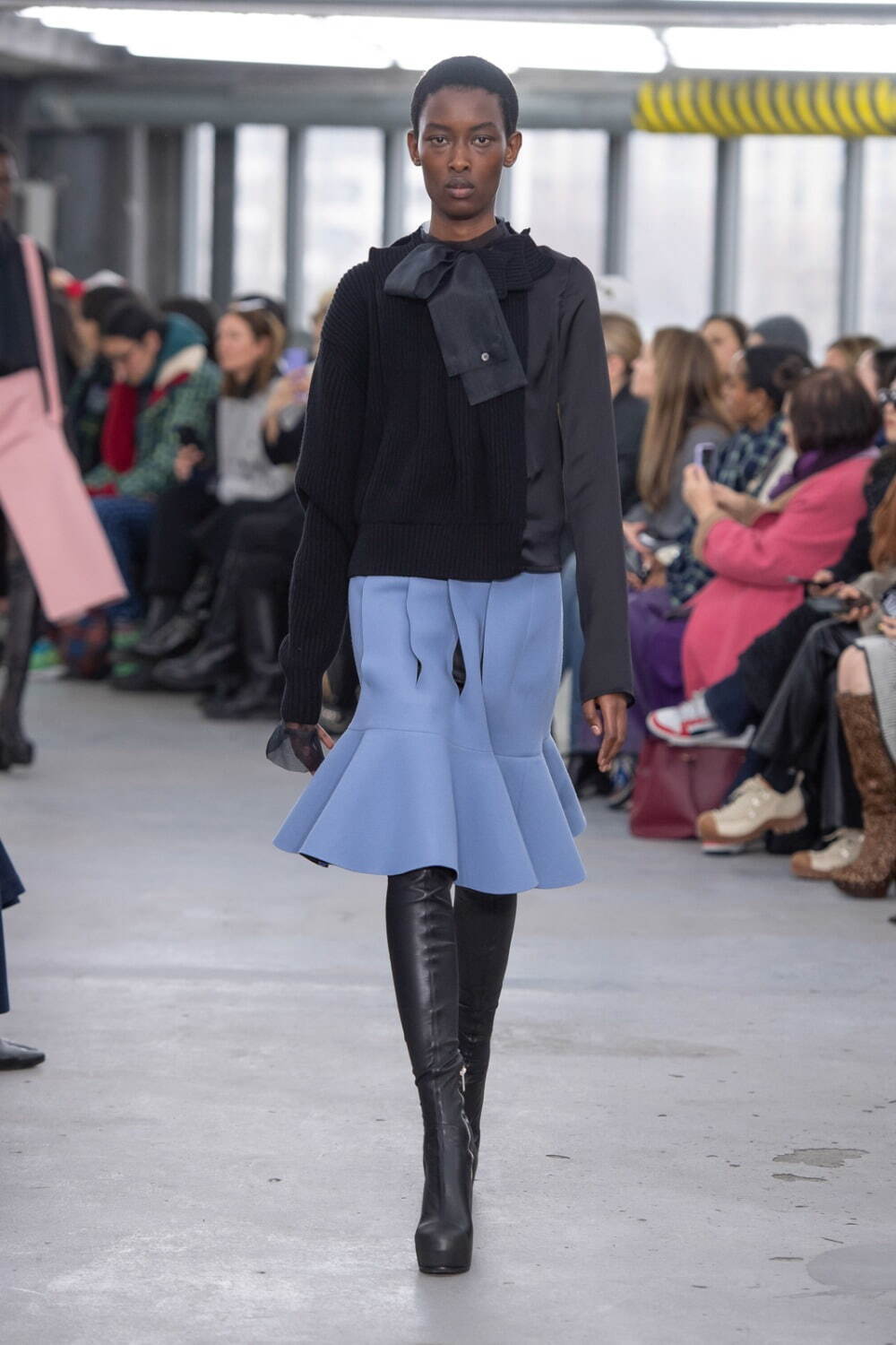サカイ(sacai) 2023-24年秋冬ウィメンズコレクション - ファッションプレス