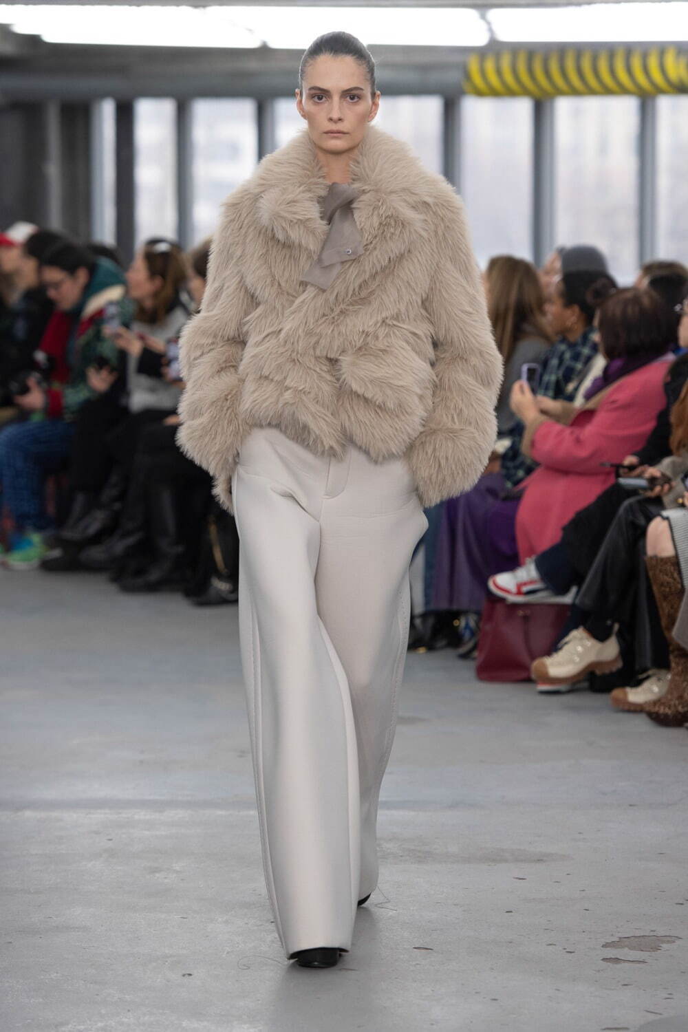 サカイ(sacai) 2023-24年秋冬ウィメンズコレクション - ファッションプレス