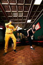 ヨシオクボ 2023-24年秋冬コレクション - 中国の伝統衣装に立ち返って｜写真1