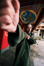 ヨシオクボ 2023-24年秋冬コレクション - 中国の伝統衣装に立ち返って｜写真24