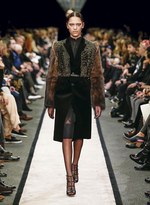 ジバンシィ バイ リカルド ティッシ 2014年秋冬コレクション - 40’sにモダンな華やかさを｜写真19