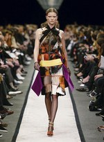 ジバンシィ バイ リカルド ティッシ 2014年秋冬コレクション - 40’sにモダンな華やかさを｜写真29