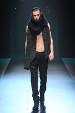 ヨハン クー ゴールドレーベル 2014-15年秋冬 - 多彩な手法が生み出すファンタジーの世界｜写真13