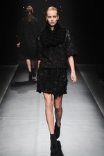 ヨハン クー ゴールドレーベル 2014-15年秋冬 - 多彩な手法が生み出すファンタジーの世界｜写真44