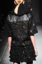 ヨハン クー ゴールドレーベル 2014-15年秋冬 - 多彩な手法が生み出すファンタジーの世界｜写真45