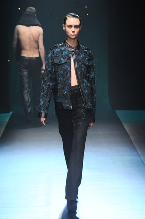 ヨハン クー ゴールドレーベル 2014-15年秋冬 - 多彩な手法が生み出すファンタジーの世界｜写真16