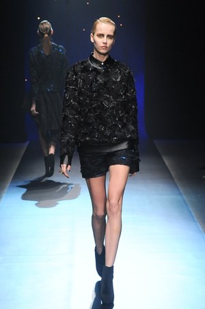 ヨハン クー ゴールドレーベル 2014-15年秋冬 - 多彩な手法が生み出すファンタジーの世界｜写真29