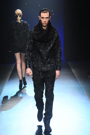 ヨハン クー ゴールドレーベル 2014-15年秋冬 - 多彩な手法が生み出すファンタジーの世界｜写真31