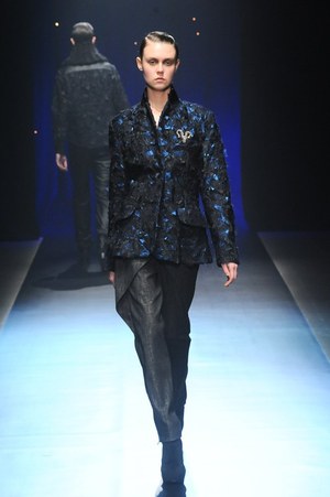 ヨハン クー ゴールドレーベル 2014-15年秋冬 - 多彩な手法が生み出すファンタジーの世界｜写真33