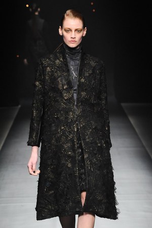 ヨハン クー ゴールドレーベル 2014-15年秋冬 - 多彩な手法が生み出すファンタジーの世界｜写真43