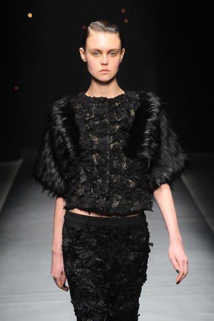 ヨハン クー ゴールドレーベル 2014-15年秋冬 - 多彩な手法が生み出すファンタジーの世界｜写真50