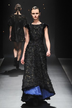 ヨハン クー ゴールドレーベル 2014-15年秋冬 - 多彩な手法が生み出すファンタジーの世界｜写真53