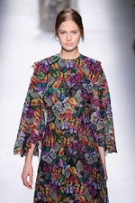 ヴァレンティノ 2014-15年秋冬コレクション - 色と柄が織りなすエネルギッシュな空想の世界｜写真106