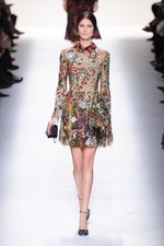 ヴァレンティノ 2014-15年秋冬コレクション - 色と柄が織りなすエネルギッシュな空想の世界｜写真41