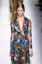 ヴァレンティノ 2014-15年秋冬コレクション - 色と柄が織りなすエネルギッシュな空想の世界｜写真99