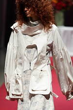 セイヴソン 2023-24年秋冬コレクション - 非日常の個人的な世界｜写真4