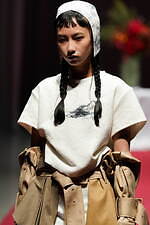 セイヴソン 2023-24年秋冬コレクション - 非日常の個人的な世界｜写真11