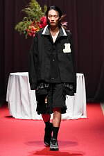 セイヴソン 2023-24年秋冬コレクション - 非日常の個人的な世界｜写真12