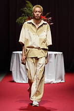 セイヴソン 2023-24年秋冬コレクション - 非日常の個人的な世界｜写真17