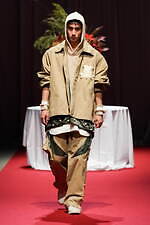 セイヴソン 2023-24年秋冬コレクション - 非日常の個人的な世界｜写真20