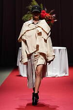 セイヴソン 2023-24年秋冬コレクション - 非日常の個人的な世界｜写真22