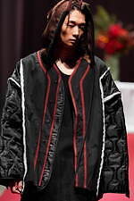 セイヴソン 2023-24年秋冬コレクション - 非日常の個人的な世界｜写真32