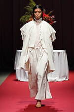 セイヴソン 2023-24年秋冬コレクション - 非日常の個人的な世界｜写真40