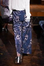 ペイデフェ(pays des fées) 美しい遺体｜写真3