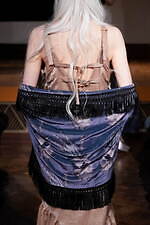 ペイデフェ(pays des fées) 美しい遺体｜写真5