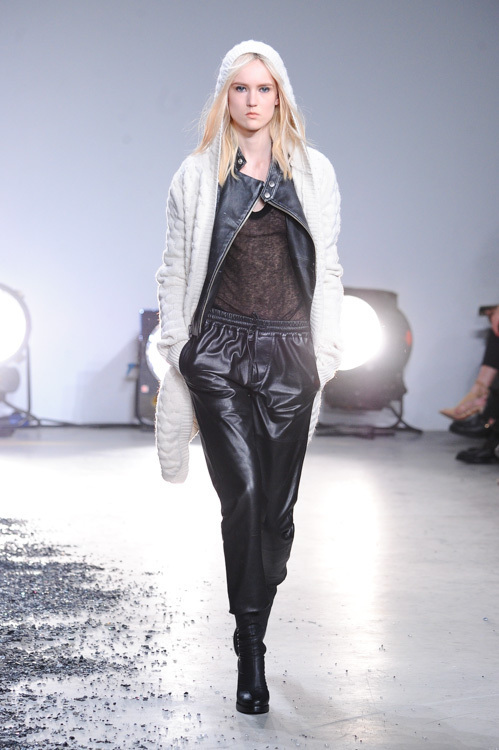 ザディグ エ ヴォルテール(ZADIG & VOLTAIRE) 2014-15年秋冬ウィメンズコレクション シルエット - 写真25