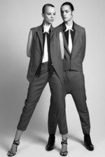 ato(アトウ)、2010-2011年秋冬コレクション｜写真3