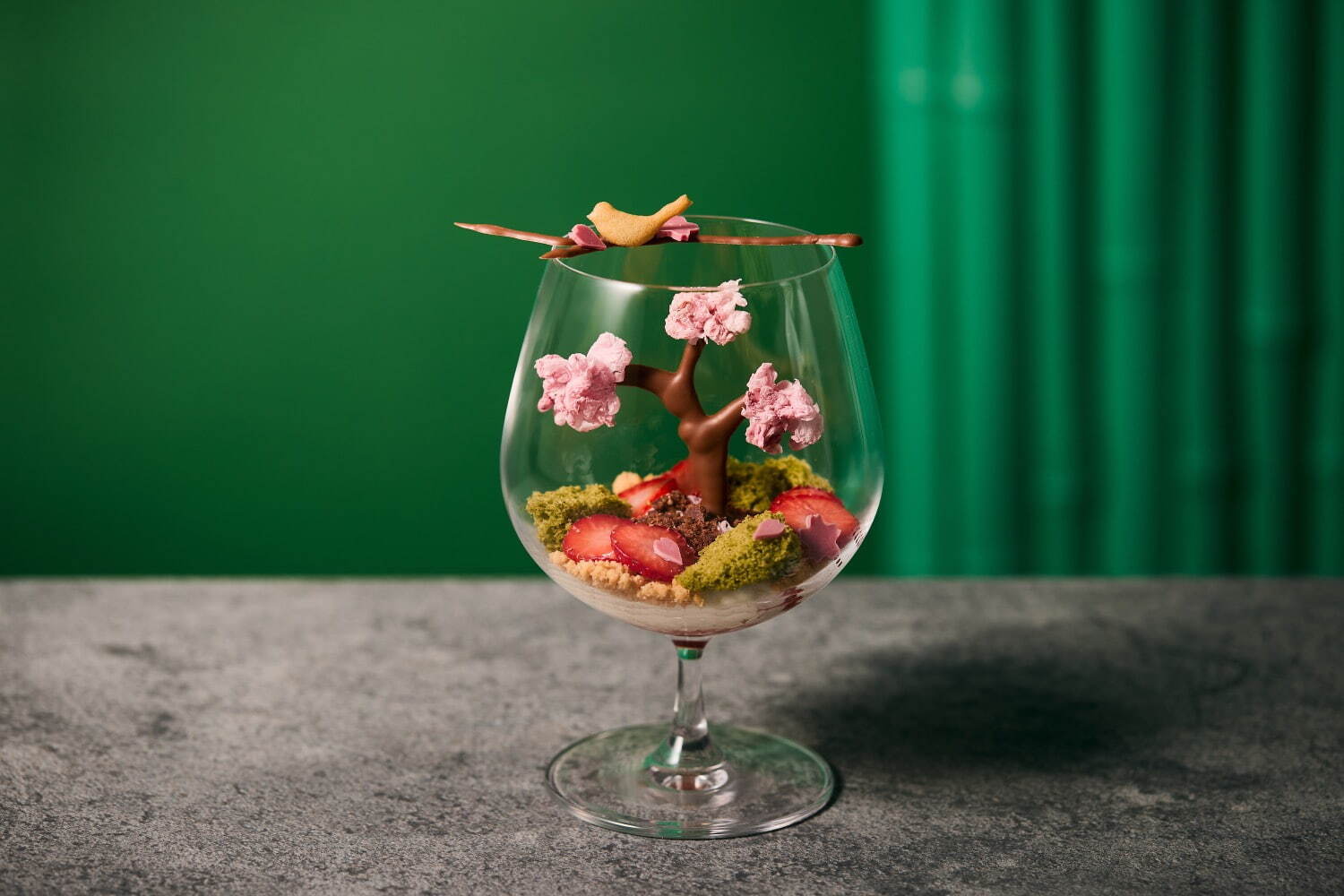 ザ・サウザンド京都「千の茶会アフタヌーンティー」“紫陽花の寒天ジュレ”グラススイーツ＆苔玉シュー｜写真6