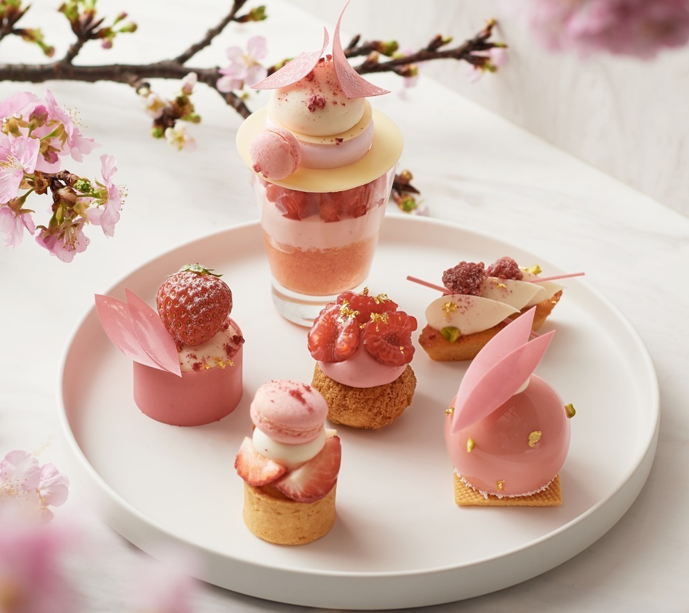 フォーシーズンズホテル東京大手町の桜アフタヌーンティー、“桜の移ろい”を表現したスイーツ｜写真5