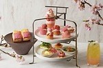 フォーシーズンズホテル東京大手町の桜アフタヌーンティー、“桜の移ろい”を表現したスイーツ