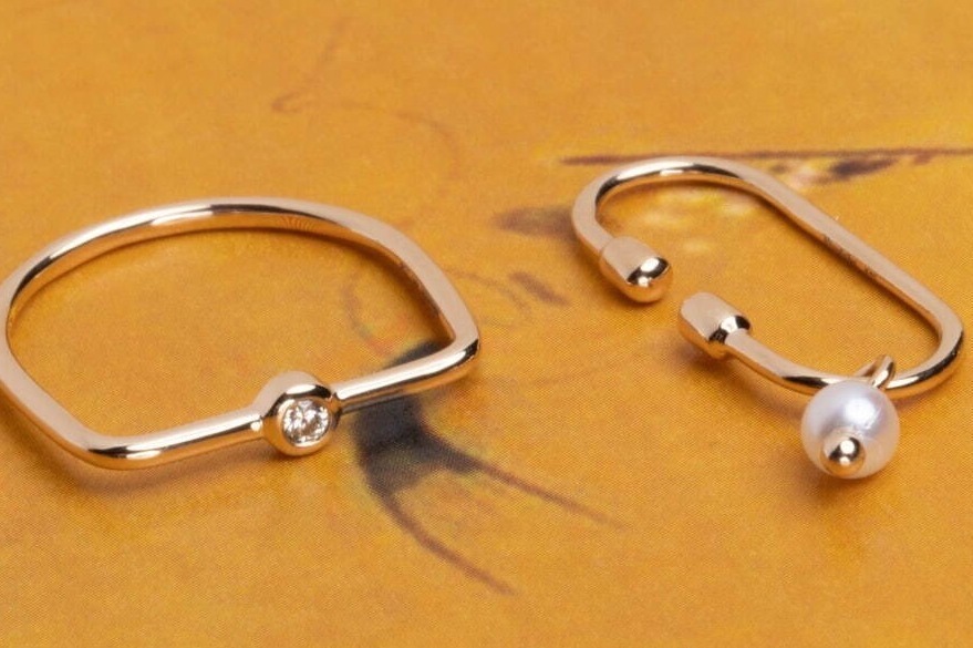 ヒロタカ新作ジュエリー「ミロ」“ホアン・ミロの抽象画”着想、ダイヤモンドが輝くピアスなど