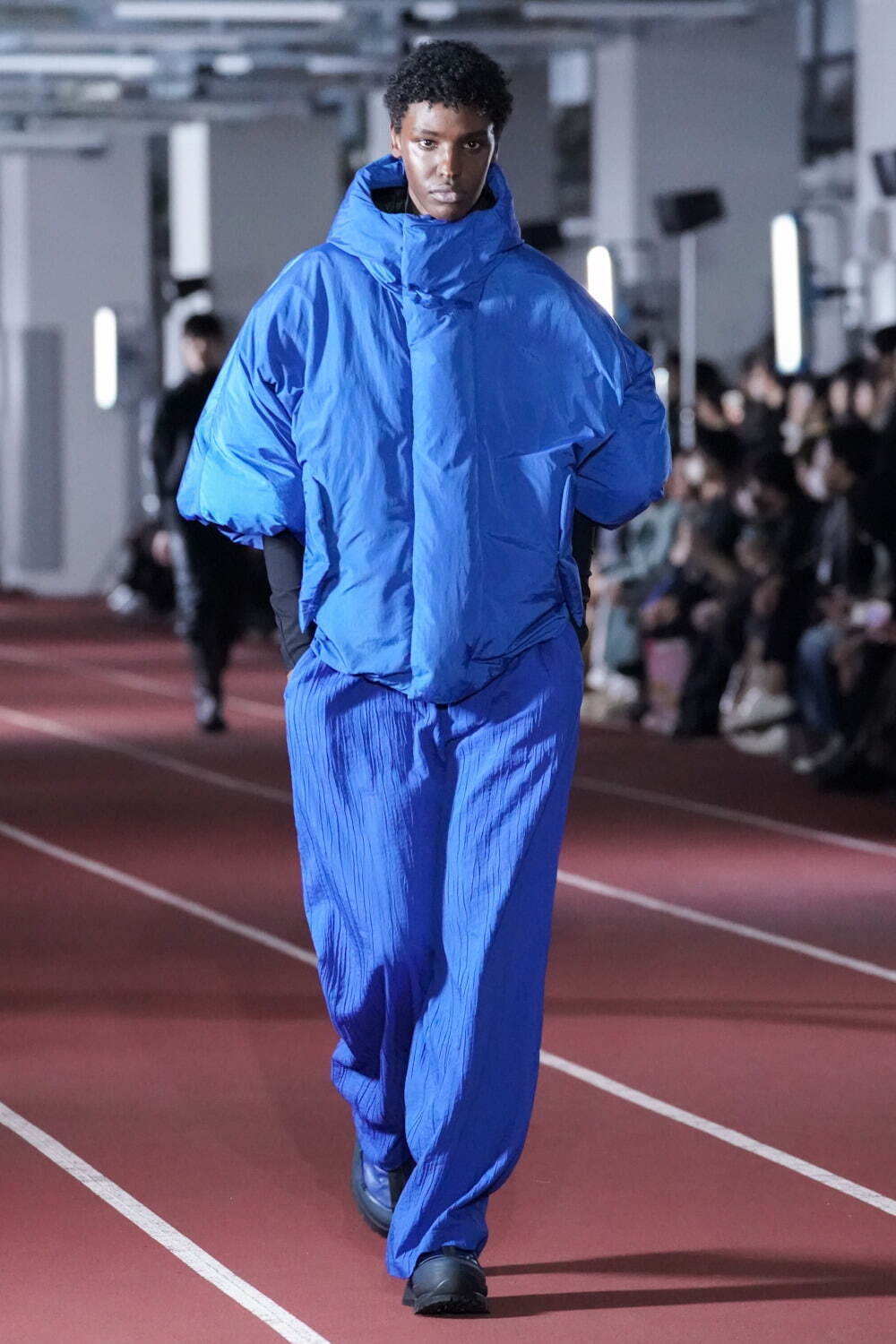 ヴェイン(VEIN) 2023-24年秋冬ウィメンズ&メンズコレクション  - 写真2