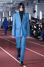 ヴェイン 2023年秋冬コレクション - “黒”との対話による多様な表現｜写真1