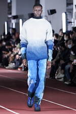 ヴェイン 2023年秋冬コレクション - “黒”との対話による多様な表現｜写真13