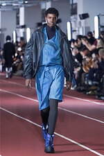 ヴェイン 2023年秋冬コレクション - “黒”との対話による多様な表現｜写真18