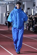 ヴェイン 2023年秋冬コレクション - “黒”との対話による多様な表現｜写真2