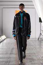 ヨーク 2023-24年秋冬コレクション - ベン・ニコルソン、境界線のない淡い色彩と幾何学模様｜写真9