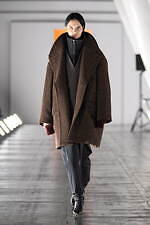 ヨーク 2023-24年秋冬コレクション - ベン・ニコルソン、境界線のない淡い色彩と幾何学模様｜写真13