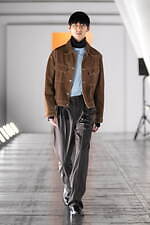 ヨーク 2023-24年秋冬コレクション - ベン・ニコルソン、境界線のない淡い色彩と幾何学模様｜写真29