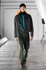 ヨーク 2023-24年秋冬コレクション - ベン・ニコルソン、境界線のない淡い色彩と幾何学模様｜写真30