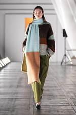 ヨーク 2023-24年秋冬コレクション - ベン・ニコルソン、境界線のない淡い色彩と幾何学模様｜写真46