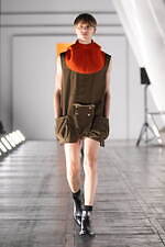 ヨーク 2023-24年秋冬コレクション - ベン・ニコルソン、境界線のない淡い色彩と幾何学模様｜写真68