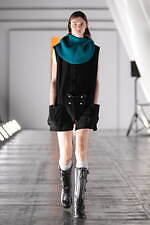 ヨーク 2023-24年秋冬コレクション - ベン・ニコルソン、境界線のない淡い色彩と幾何学模様｜写真70