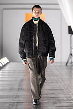 ヨーク 2023-24年秋冬コレクション - ベン・ニコルソン、境界線のない淡い色彩と幾何学模様｜写真76